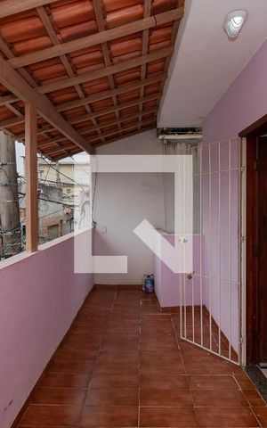 Casa à venda com 142m², 3 quartos e 4 vagas Casa à venda com 142m², 3 quartos e 4 vagasVaranda