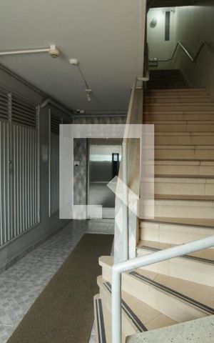 Apartamento à venda com 70m², 2 quartos e sem vagaEscada
