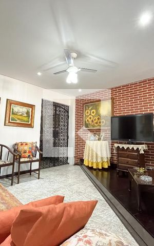 Casa à venda com 135m², 5 quartos e 2 vagas Casa à venda com 135m², 5 quartos e 2 vagasSala