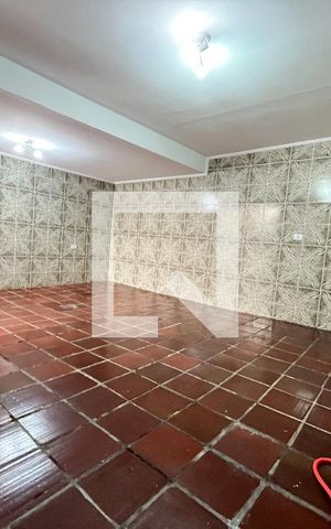 Casa à venda com 135m², 5 quartos e 2 vagas Casa à venda com 135m², 5 quartos e 2 vagasÁrea externa