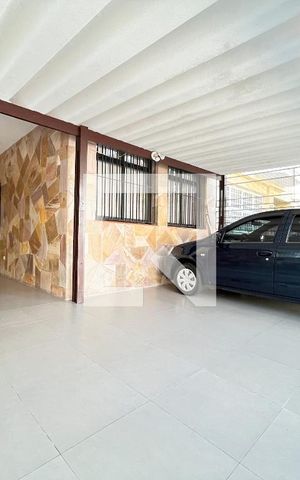 Casa à venda com 135m², 5 quartos e 2 vagas Casa à venda com 135m², 5 quartos e 2 vagasGaragem