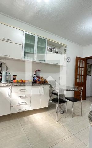 Casa à venda com 135m², 5 quartos e 2 vagas Casa à venda com 135m², 5 quartos e 2 vagasCozinha