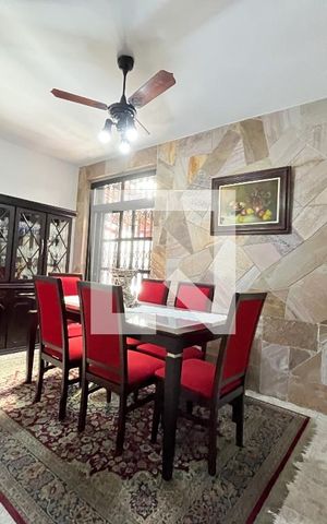 Casa à venda com 135m², 5 quartos e 2 vagas Casa à venda com 135m², 5 quartos e 2 vagasSala de Jantar