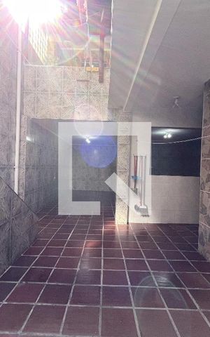 Casa à venda com 135m², 5 quartos e 2 vagas Casa à venda com 135m², 5 quartos e 2 vagasÁrea externa