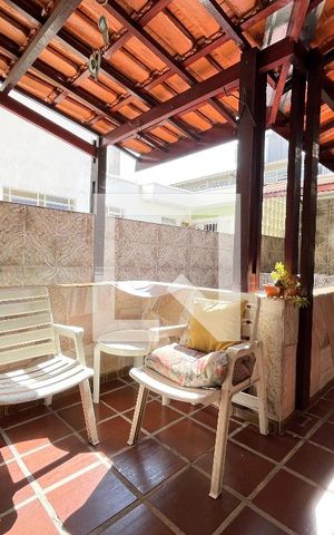 Casa à venda com 135m², 5 quartos e 2 vagas Casa à venda com 135m², 5 quartos e 2 vagasÁrea externa