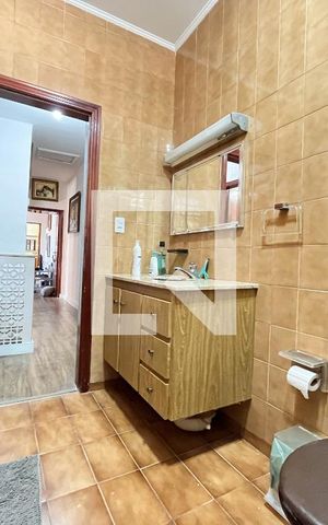 Casa à venda com 135m², 5 quartos e 2 vagas Casa à venda com 135m², 5 quartos e 2 vagasBanheiro Social