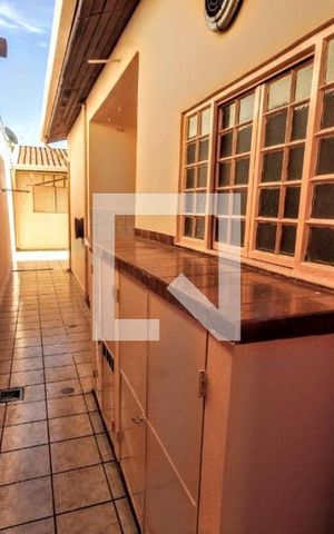 Casa à venda com 150m², 3 quartos e 2 vagas