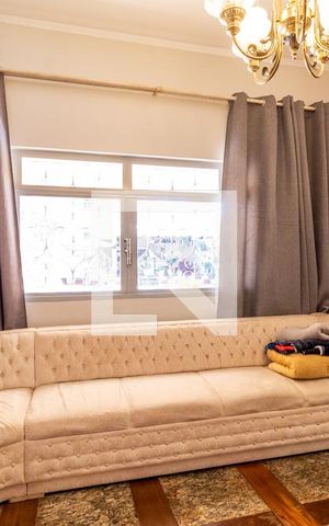 Casa à venda com 500m², 5 quartos e 4 vagas Casa à venda com 500m², 5 quartos e 4 vagasSala de estar