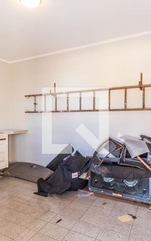 Casa à venda com 500m², 5 quartos e 4 vagas Casa à venda com 500m², 5 quartos e 4 vagasEdícula - Quarto