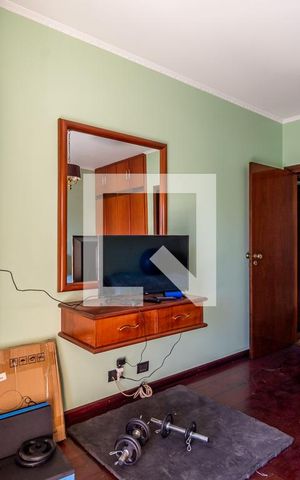 Casa à venda com 500m², 5 quartos e 4 vagas Casa à venda com 500m², 5 quartos e 4 vagasSuíte 4 - Quarto