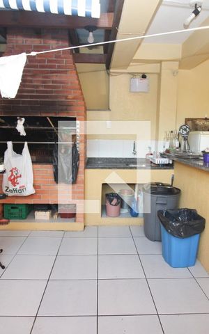 Casa de condomínio à venda com 168m², 3 quartos e 2 vagas Casa de condomínio à venda com 168m², 3 quartos e 2 vagasVaranda
