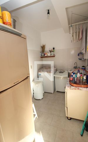 Casa de condomínio à venda com 168m², 3 quartos e 2 vagas Casa de condomínio à venda com 168m², 3 quartos e 2 vagasÁrea de Serviço