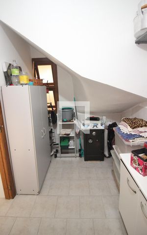 Casa de condomínio à venda com 168m², 3 quartos e 2 vagas Casa de condomínio à venda com 168m², 3 quartos e 2 vagasQuarto de Serviço