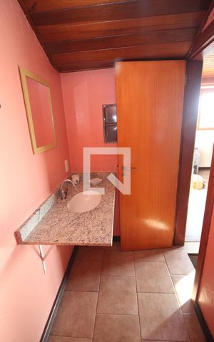 Casa de condomínio à venda com 168m², 3 quartos e 2 vagas Casa de condomínio à venda com 168m², 3 quartos e 2 vagasLavabo 1