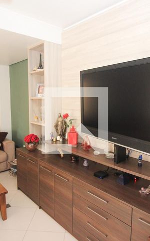Casa de condomínio à venda com 168m², 3 quartos e 2 vagas Casa de condomínio à venda com 168m², 3 quartos e 2 vagasSala 1
