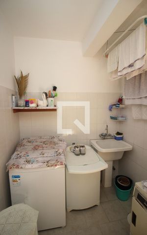 Casa de condomínio à venda com 168m², 3 quartos e 2 vagas Casa de condomínio à venda com 168m², 3 quartos e 2 vagasÁrea de Serviço