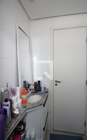 Apartamento à venda com 67m², 2 quartos e 2 vagasBanheiro