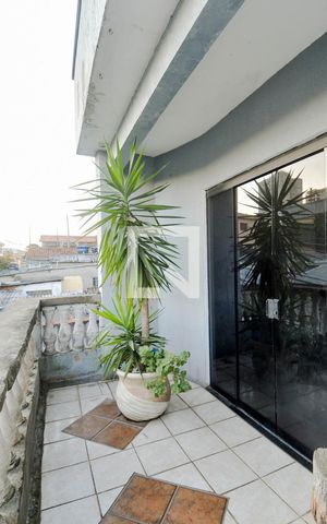 Casa à venda com 360m², 4 quartos e 3 vagas Casa à venda com 360m², 4 quartos e 3 vagasVaranda da Sala