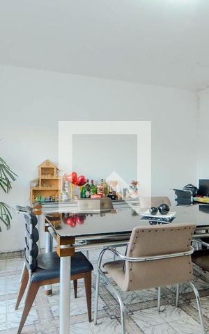 Casa à venda com 360m², 4 quartos e 3 vagas Casa à venda com 360m², 4 quartos e 3 vagasSala
