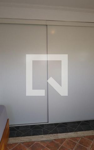 Casa para alugar com 200m², 2 quartos e 2 vagasSuíte