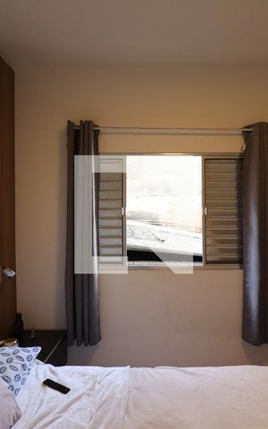 Casa para alugar com 200m², 2 quartos e 2 vagasQuarto