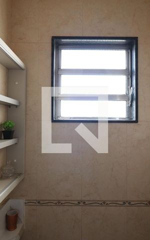 Casa para alugar com 200m², 2 quartos e 2 vagasBanheiro 1