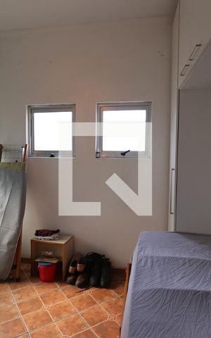 Casa para alugar com 200m², 2 quartos e 2 vagasSuíte