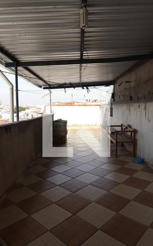 Casa para alugar com 200m², 2 quartos e 2 vagasQuintal