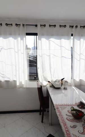 Casa para alugar com 200m², 2 quartos e 2 vagasEscritório