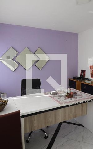 Casa para alugar com 200m², 2 quartos e 2 vagasEscritório