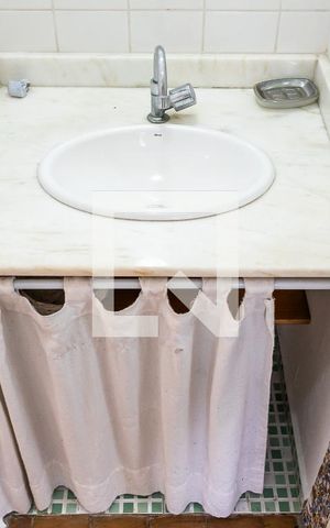 Apartamento à venda com 49m², 2 quartos e sem vagaBanheiro