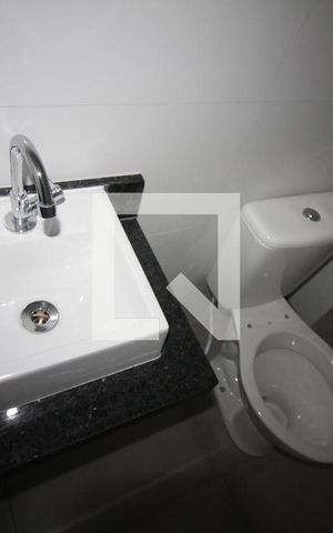 Apartamento à venda com 42m², 2 quartos e sem vagaBanheiro