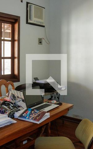 Casa à venda com 539m², 6 quartos e 4 vagas Casa à venda com 539m², 6 quartos e 4 vagasQuarto 2