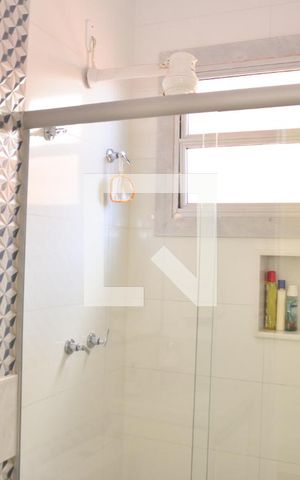 Casa à venda com 200m², 3 quartos e 5 vagas Casa à venda com 200m², 3 quartos e 5 vagasBanheiro 2