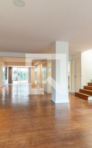 Casa à venda com 412m², 3 quartos e 3 vagas Casa à venda com 412m², 3 quartos e 3 vagasSala
