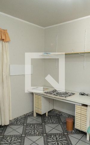 Casa à venda com 600m², 3 quartos e 8 vagas Casa à venda com 600m², 3 quartos e 8 vagasEscritório