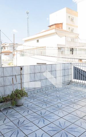 Casa à venda com 600m², 3 quartos e 8 vagas Casa à venda com 600m², 3 quartos e 8 vagasSacada