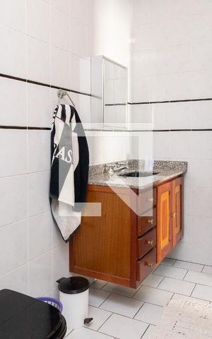 Casa à venda com 600m², 3 quartos e 8 vagas Casa à venda com 600m², 3 quartos e 8 vagasBanheiro - Suíte