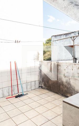 Casa à venda com 600m², 3 quartos e 8 vagas Casa à venda com 600m², 3 quartos e 8 vagasQuintal
