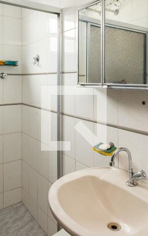 Casa à venda com 600m², 3 quartos e 8 vagas Casa à venda com 600m², 3 quartos e 8 vagasBanheiro 1