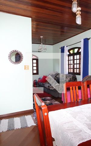 Casa à venda com 300m², 3 quartos e 4 vagasSala