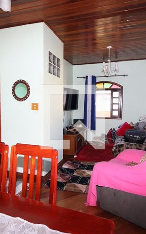 Casa à venda com 300m², 3 quartos e 4 vagasSala