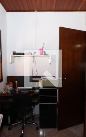 Casa à venda com 300m², 3 quartos e 4 vagasQuarto