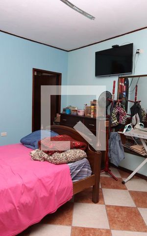 Casa à venda com 300m², 3 quartos e 4 vagasSuíte 2