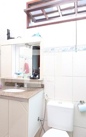 Casa à venda com 300m², 3 quartos e 4 vagasBanheiro da Suíte 2