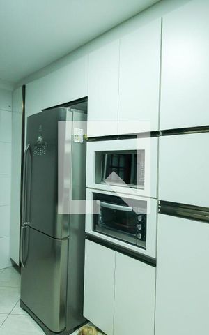 Casa à venda com 170m², 4 quartos e 2 vagas Casa à venda com 170m², 4 quartos e 2 vagasCozinha