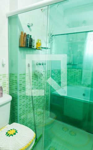 Casa à venda com 170m², 4 quartos e 2 vagas Casa à venda com 170m², 4 quartos e 2 vagasBanheiro Quarto 2
