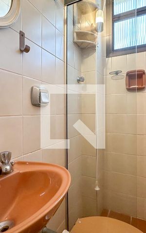 Apartamento para alugar com 180m², 3 quartos e 2 vagas Apartamento para alugar com 180m², 3 quartos e 2 vagasÁrea de Serviço - banheiro