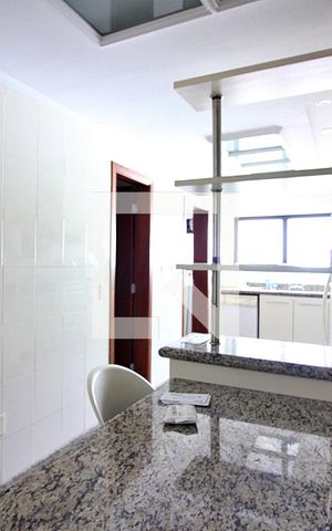 Apartamento à venda com 238m², 4 quartos e 4 vagasCopa