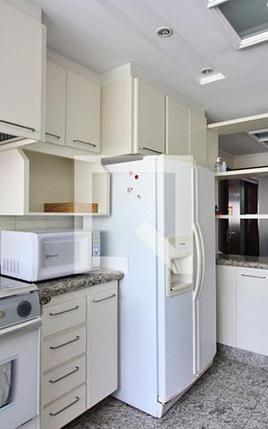 Apartamento à venda com 238m², 4 quartos e 4 vagasCozinha